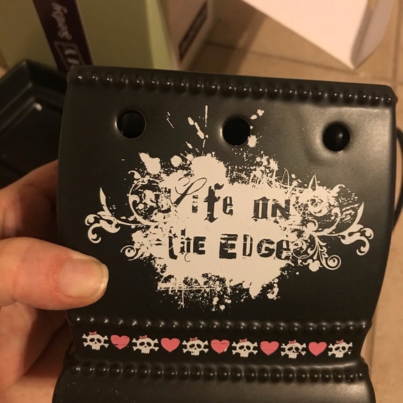 Scentsy DIY Skull Black Wax Warmer - Picture 5 of 5